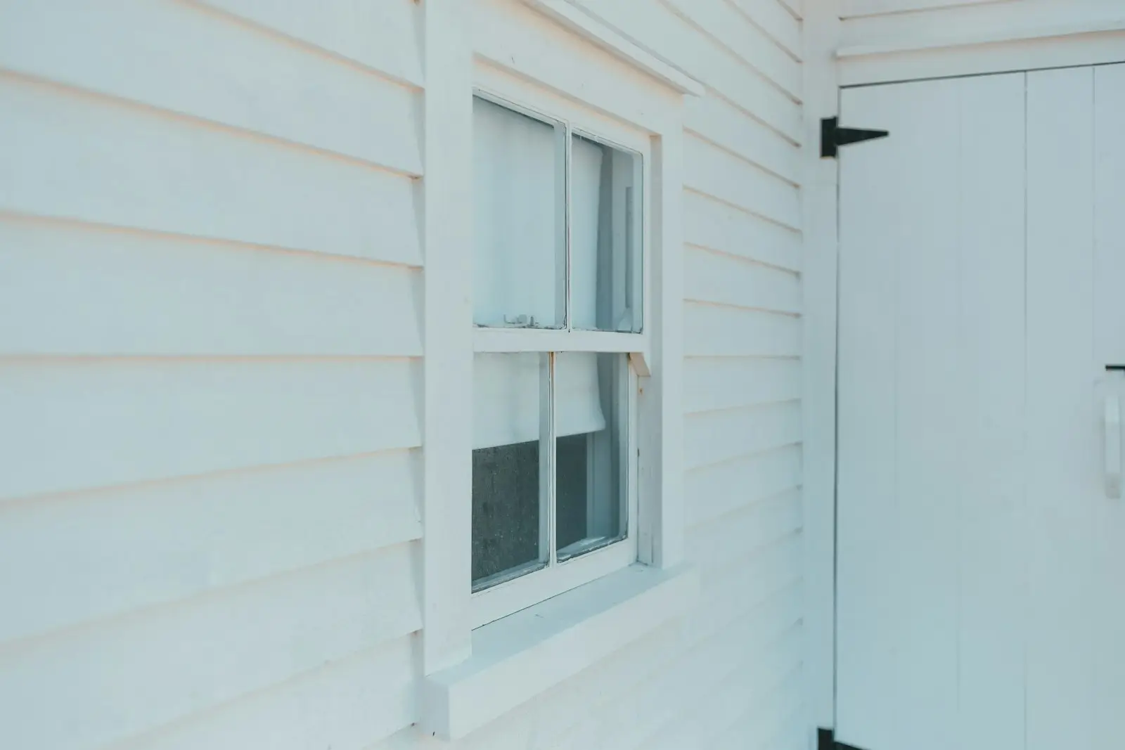 Single hung windows